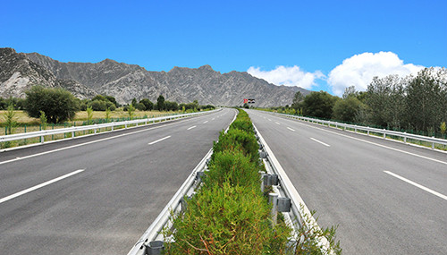 機(jī)場(chǎng)高速公路