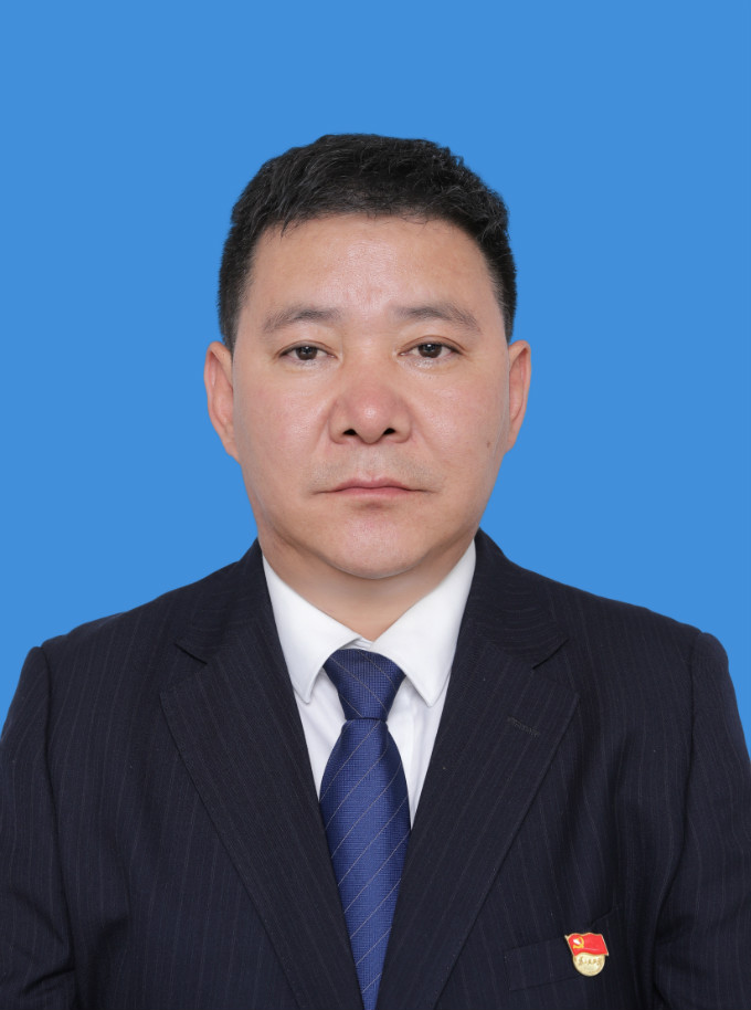 頓珠朗加 (董事長、黨委書記)